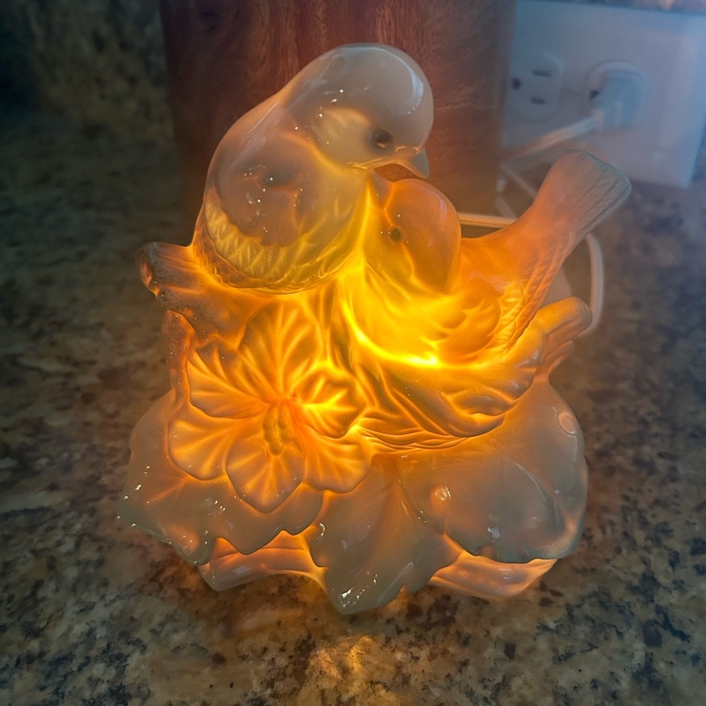 Vintage Lamp Porcelain Love Birds Figurine Nightlight Lamp Nursery
